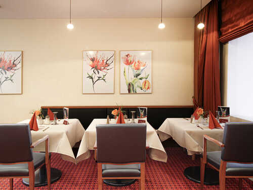 Restaurant vom Hotel, Tische mit Deko